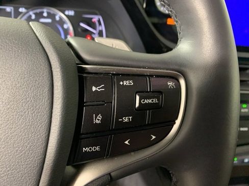 Used 2025 Lexus ES 350 350 Luxury w/ Accessory Package (Z2) image 25