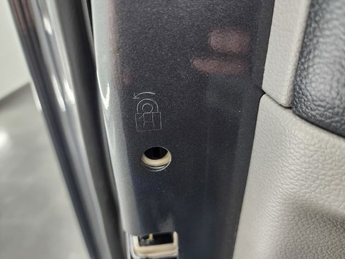 Used 2022 Ford F350 XLT w/ XLT Value Package image 40