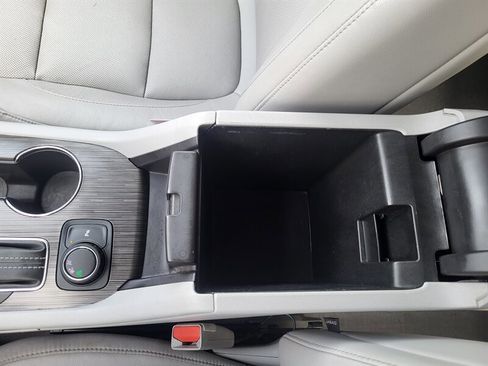 Used 2018 GMC Acadia SLT w/ LPO, Floor Liner Package FWD image 21