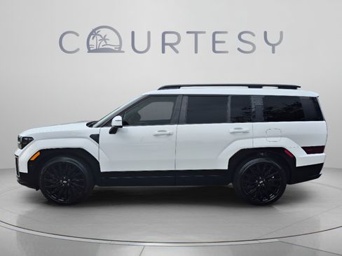 Used 2024 Hyundai Santa Fe Calligraphy AWD/4WD image 2