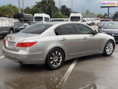 Used 2009 Hyundai Genesis 3.8 w/ Premium Plus Pkg 3 RWD image 4