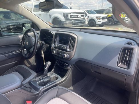 Used 2022 Chevrolet Colorado Z71 AWD/4WD image 17