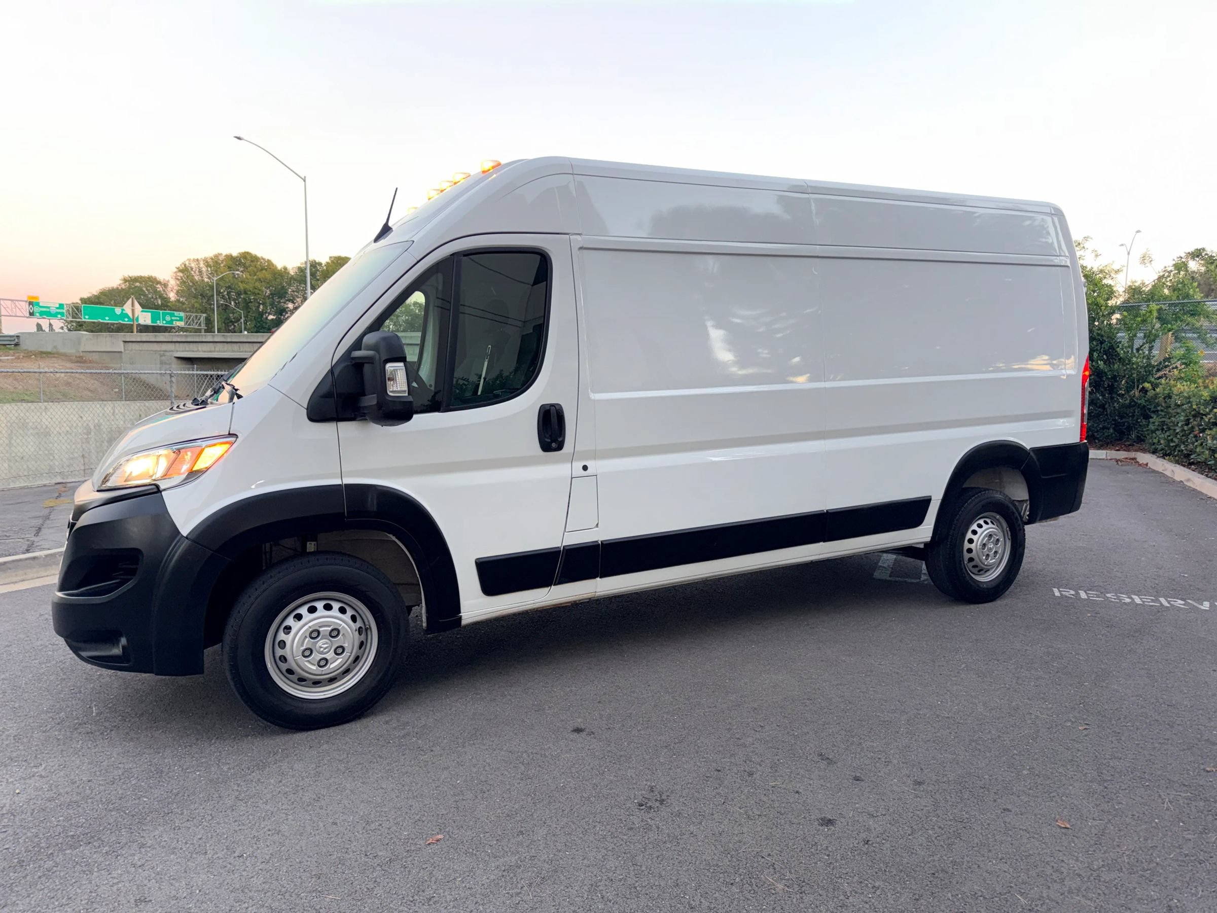 Used 2024 RAM ProMaster 2500 159 High Roof w/ Premium Convenience Group FWD image 3