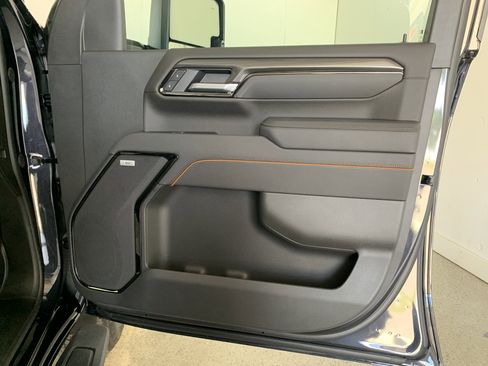 New 2025 GMC Sierra 2500 AT4 w/ AT4 Premium Plus Package image 40