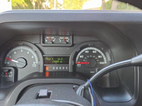 Used 2014 Ford E-250 and Econoline 250 w/ Power Group image 14