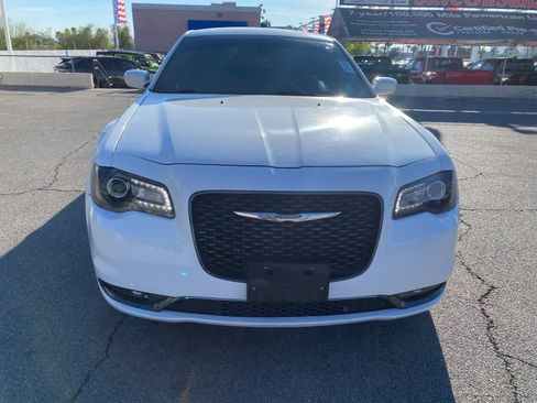 Used 2019 Chrysler 300 S image 2