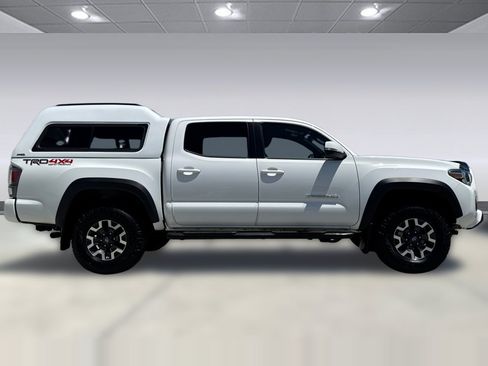 Certified 2023 Toyota Tacoma TRD Off-Road w/ Technology Package AWD/4WD image 8