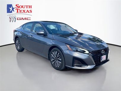Used 2023 Nissan Altima 2.5 SV w/ SV Premium Package