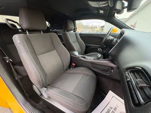 Used 2017 Dodge Challenger SXT image 26
