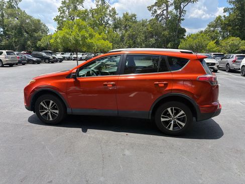 Used 2016 Toyota RAV4 XLE FWD image 9
