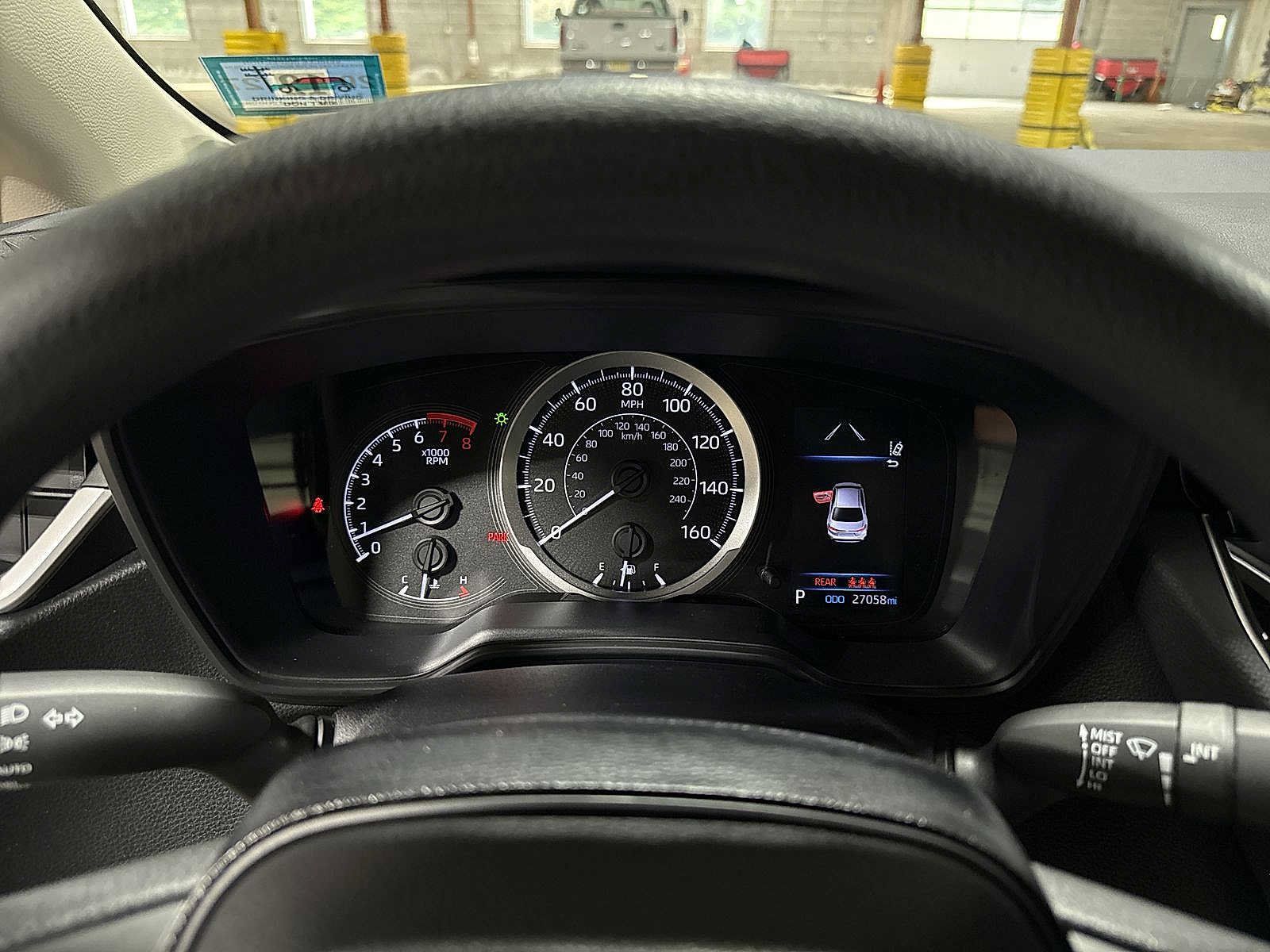 Used 2021 Toyota Corolla LE w/ Carpet Mat Package (TMS) FWD image 31