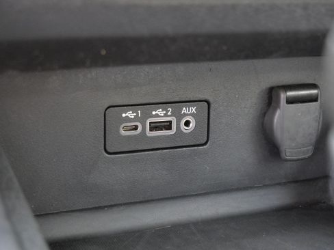 Used 2025 Nissan Altima 2.5 SV FWD image 30