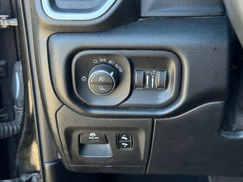 Used 2019 RAM 1500 Big Horn AWD/4WD image 19