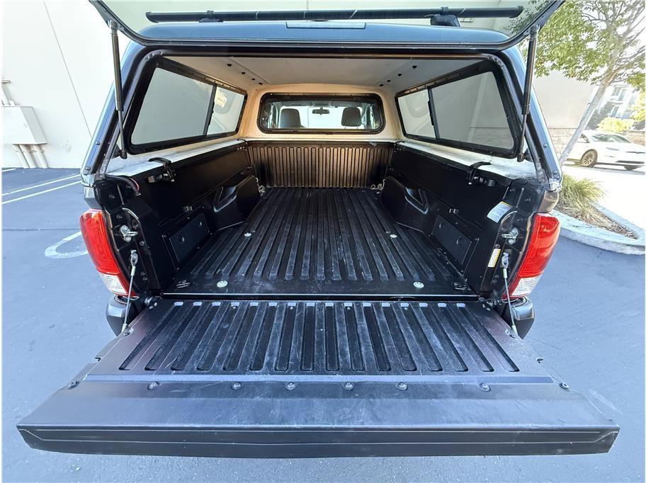 Used 2017 Toyota Tacoma SR AWD/4WD image 25