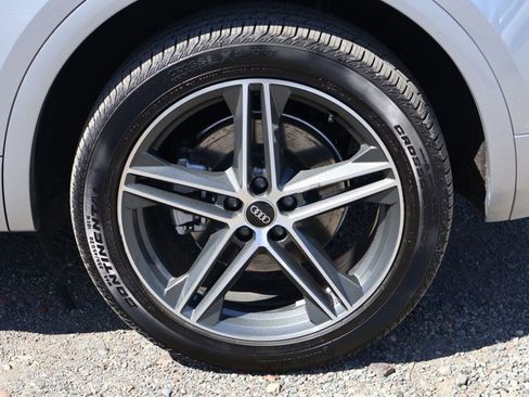 Used 2023 Audi Q5 e Premium Plus w/ Premium Plus Package AWD/4WD image 29