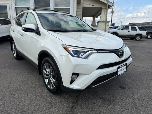 Used 2017 Toyota RAV4 Limited w/ Advanced Technology Package image 5