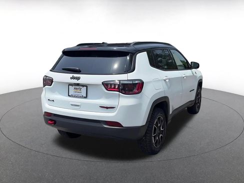 Used 2025 Jeep Compass Trailhawk AWD/4WD image 12