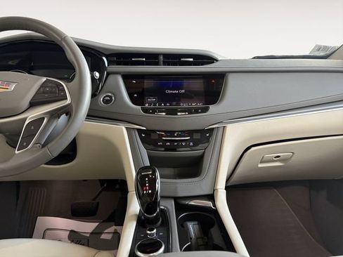 Certified 2024 Cadillac XT5 Premium Luxury w/ LPO, Floor Liner Package AWD/4WD image 9