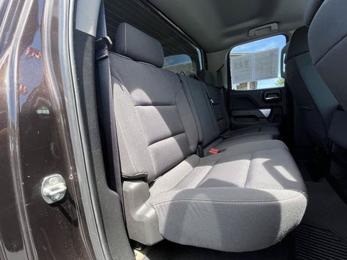 Used 2019 Chevrolet Silverado 1500 LT w/ LPO, Chrome Package AWD/4WD image 17