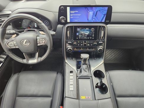 Used 2025 Lexus LX 600 4WD w/ Luxury Package image 27