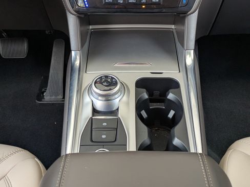 Certified 2022 Ford Explorer Platinum w/ Technology Package AWD/4WD image 21