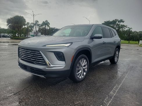 New 2026 Buick Enclave Preferred w/ Power Package image 2