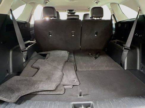 Used 2024 Kia Sorento S image 26