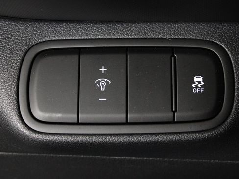 Used 2026 Hyundai Venue SEL FWD image 25