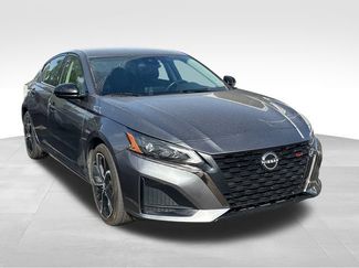 Used 2024 Nissan Altima 2.5 SR FWD video 2