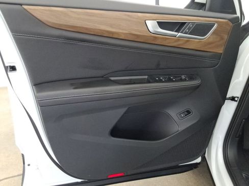 Certified 2026 Volkswagen Atlas SE w/ Panoramic Sunroof Package FWD image 17