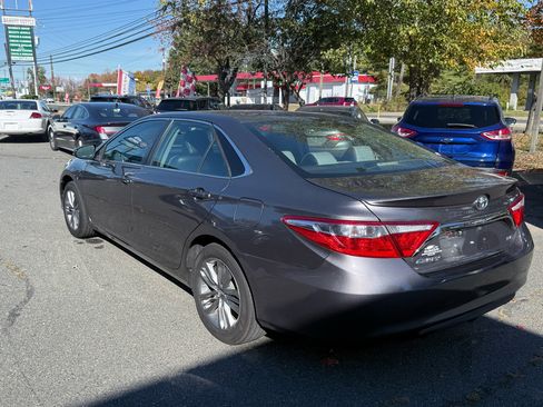 Used 2017 Toyota Camry SE image 7
