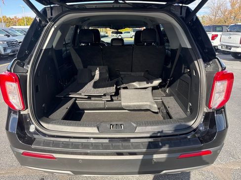 Used 2023 Ford Explorer XLT w/ Equipment Group 202A image 10