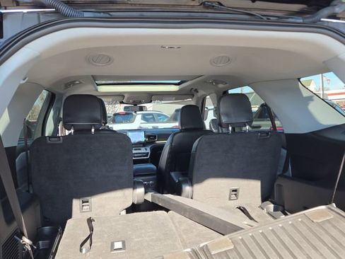 Used 2022 Ford Explorer XLT w/ Equipment Group 202A image 33