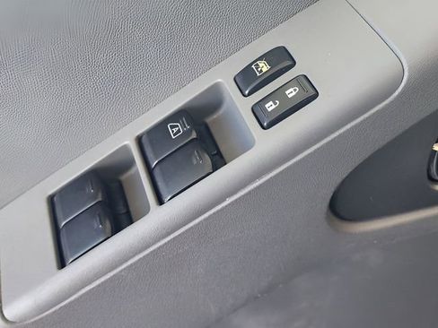 Used 2017 Nissan Frontier SV image 12