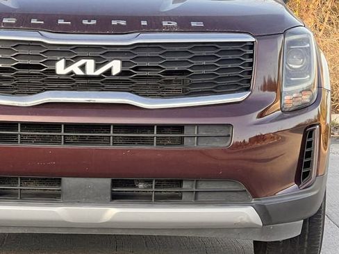 Used 2022 Kia Telluride LX image 8