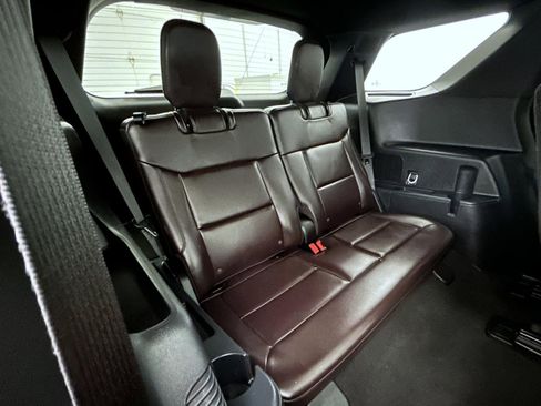 Used 2025 Ford Explorer Platinum w/ LUX Leather Package AWD/4WD image 19