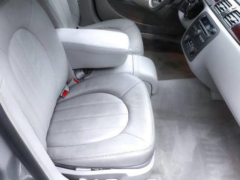 Used 2007 Buick Lucerne CXL w/ Luxury Package image 6
