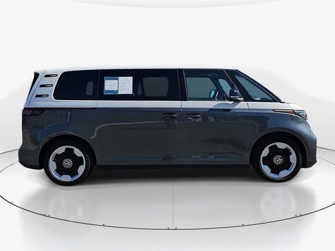 Used 2025 Volkswagen ID. Buzz Pro S Plus image 4