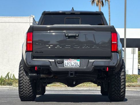 Used 2024 Toyota Tacoma TRD Sport w/ TRD Sport Upgrade Package AWD/4WD image 6