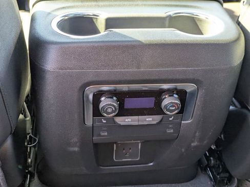 New 2026 Chevrolet Suburban High Country image 32