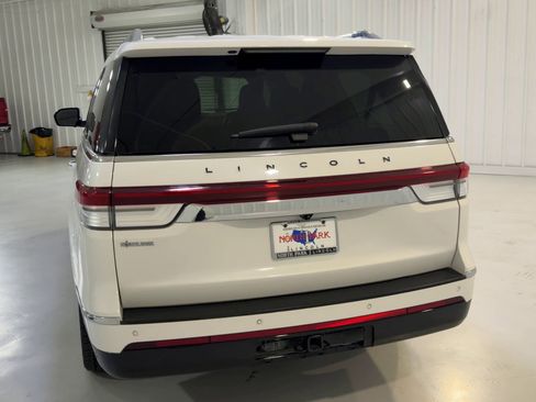 Used 2022 Lincoln Navigator L Black Label AWD/4WD image 8