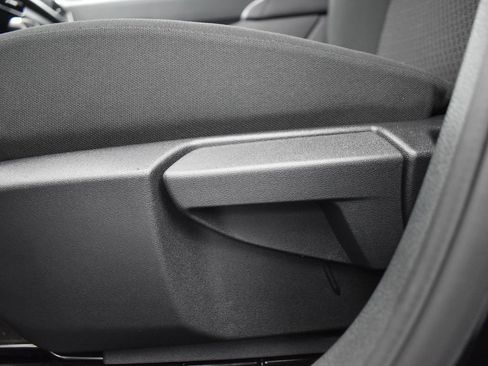 Used 2025 Nissan Kicks S image 26