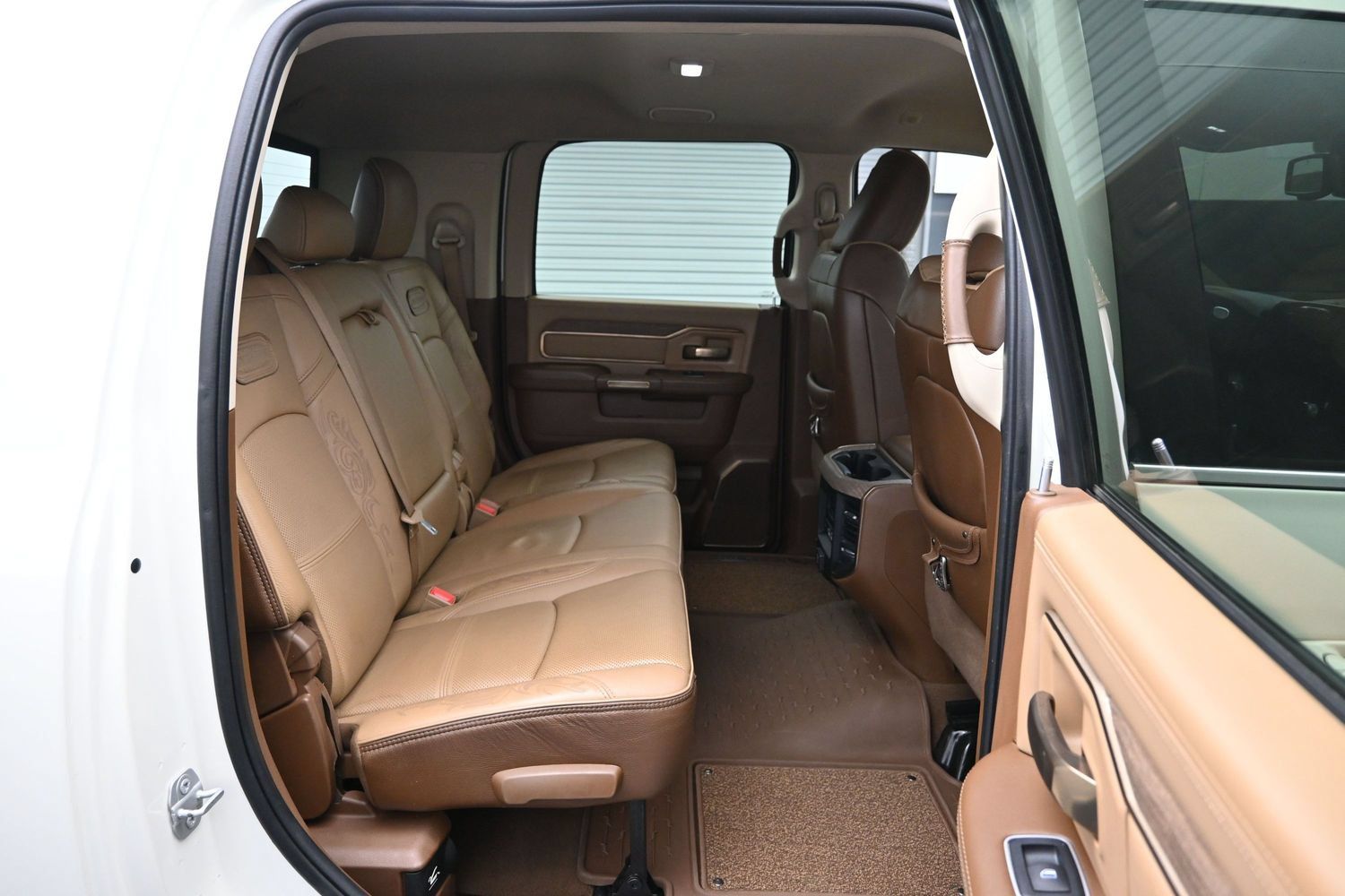 Used 2022 RAM 3500 Limited AWD/4WD image 12