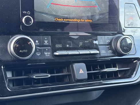 Used 2024 Toyota Highlander LE image 10