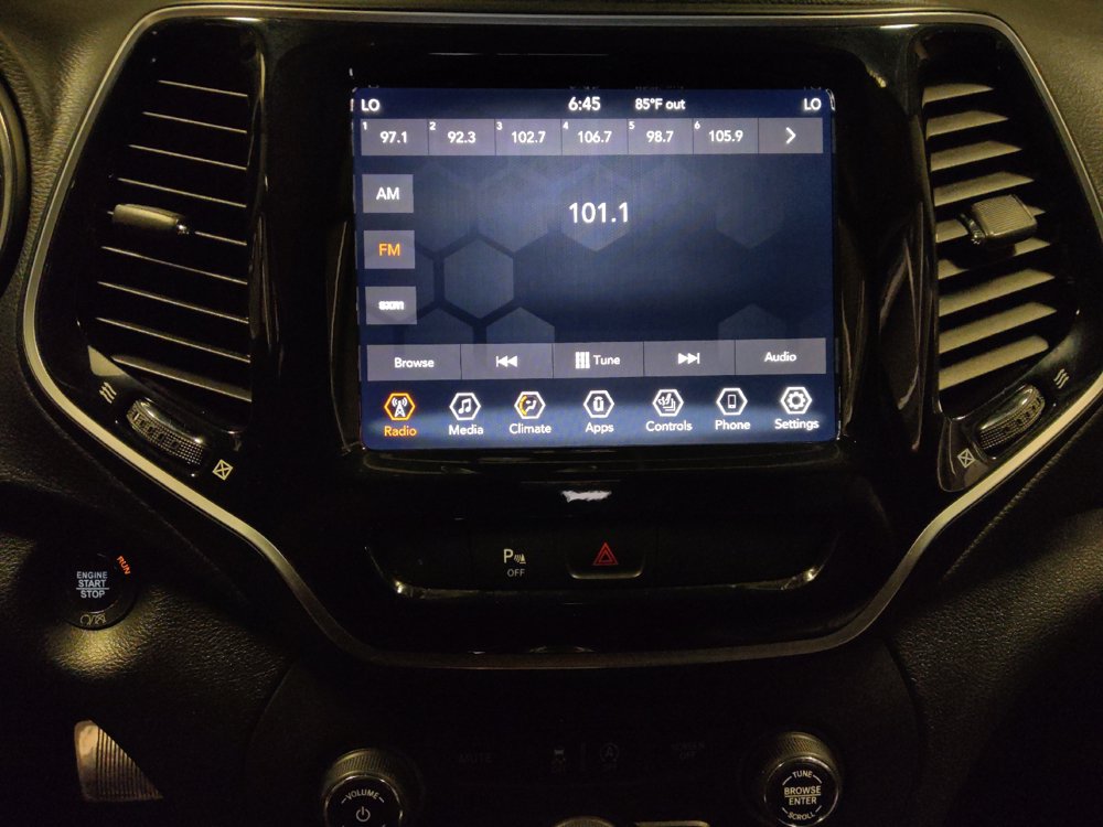 Used 2019 Jeep Cherokee Limited FWD image 25