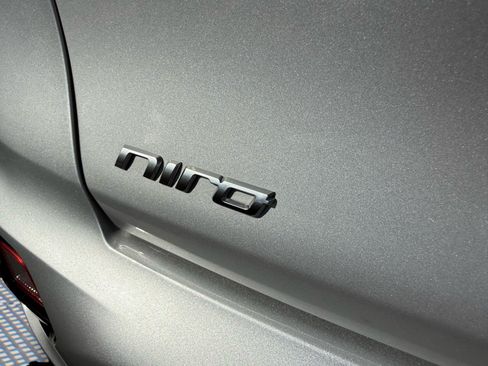 Used 2021 Kia Niro LXS FWD image 6