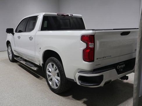 Used 2022 Chevrolet Silverado 1500 High Country w/ High Country Premium Package AWD/4WD image 6
