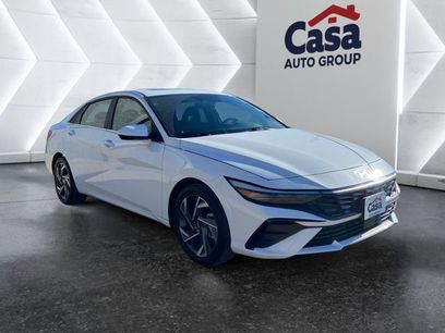 Used 2024 Hyundai Elantra SEL w/ Convenience Package