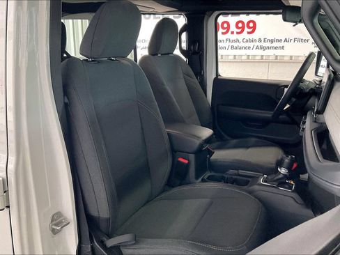 Used 2025 Jeep Wrangler Unlimited Sahara AWD/4WD image 20