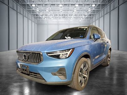 Used 2025 Volvo XC40 B5 Plus